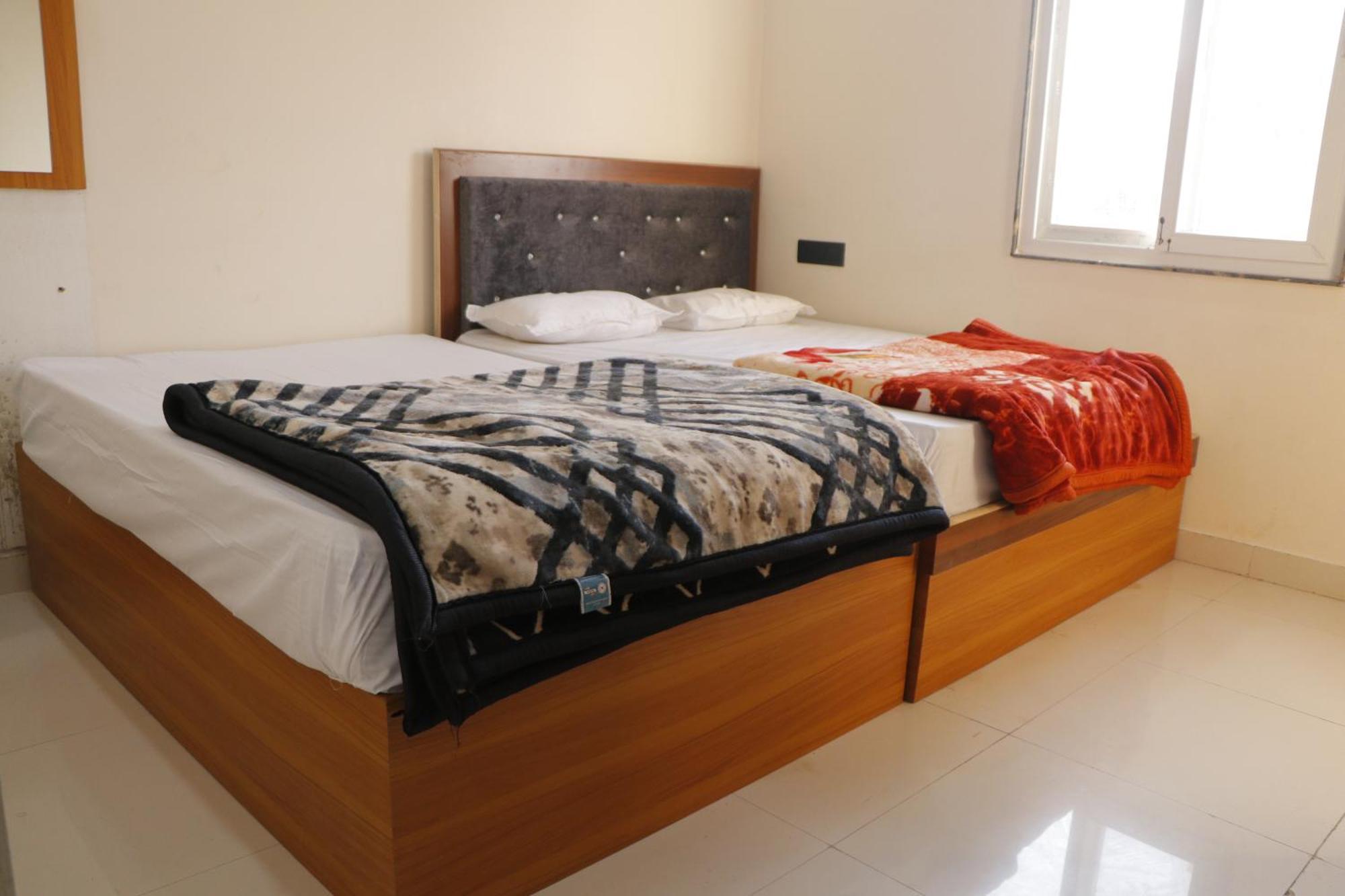 Dolphin Guest House Mathura Exterior foto